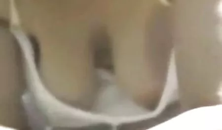 این گربه مکیدن کودک که فیلم سکس با مامی گیلاس وحشی یا